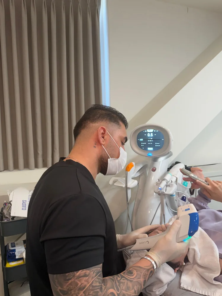 Dr. Eroglu during practical CLASSYS Ultraformer training in Korea